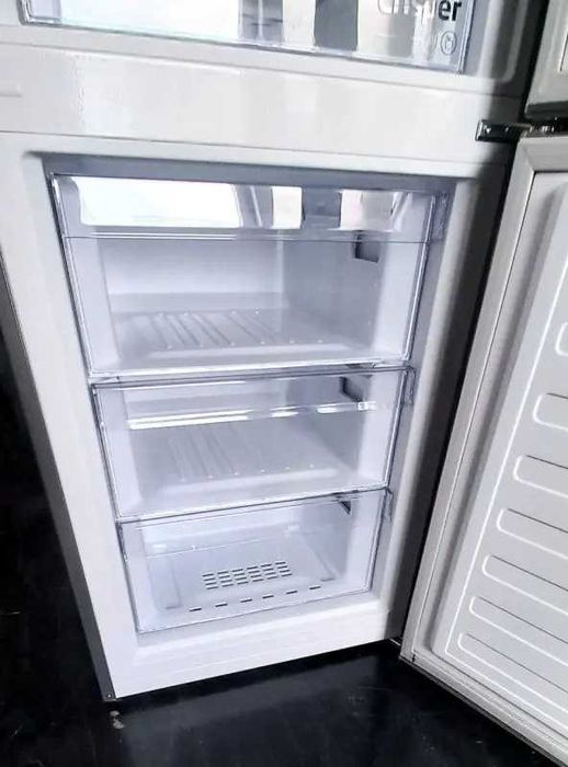 холодильник Веко двокамерний з  морозильною камерою 200×60×67см