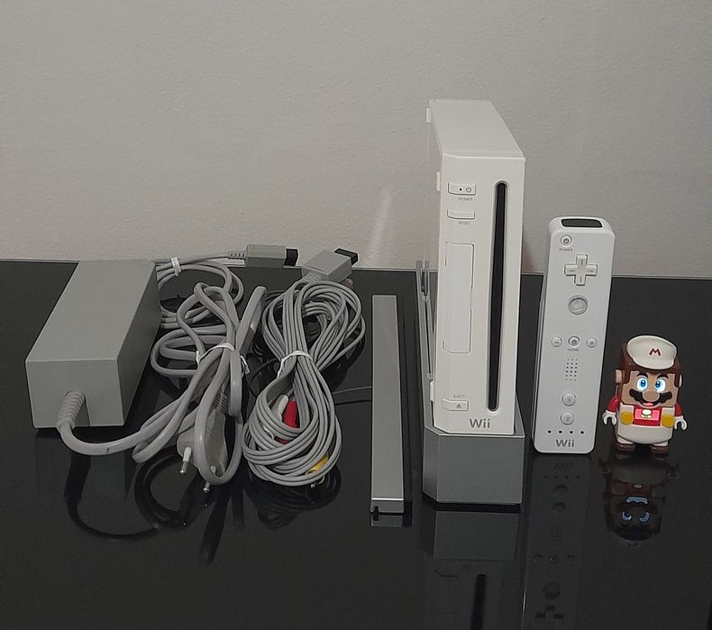 Consola Wii White Edition + Comando Wii (EXCELENTE ESTADO E COMPLETA)