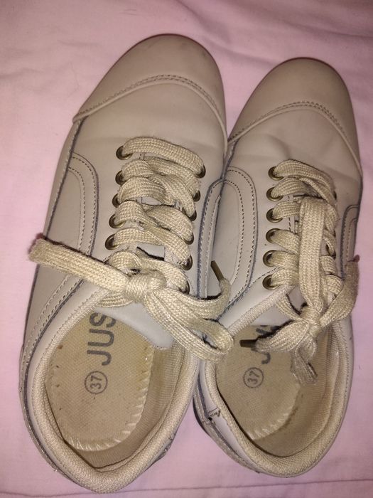 Tenis casual de senhora cremes casual bom estado só 3,50€ tam 37