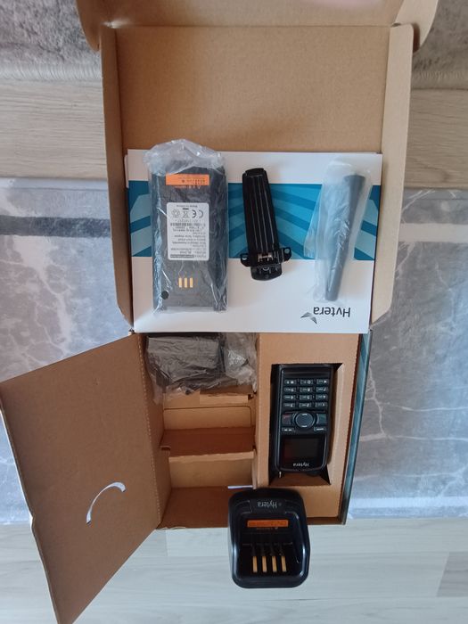 Nowa Hytera PD785 UHF/DMR dwie baterie