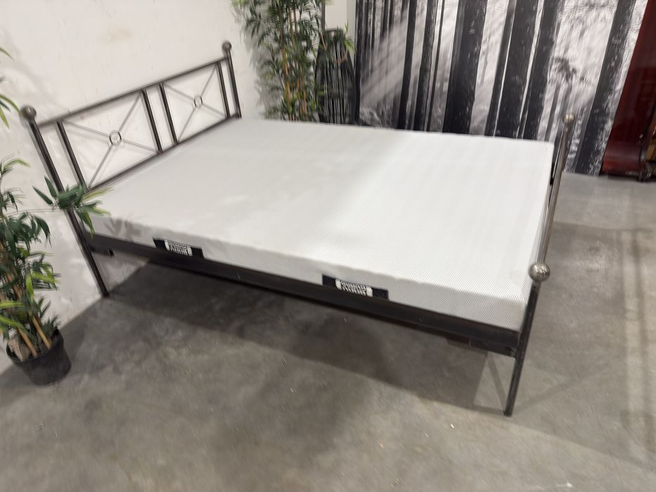 Ładne metalowe łóżko 140x200 cm kute materac stelaż dowóz wysyłka