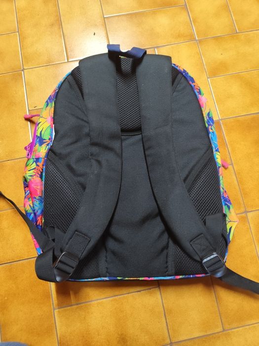 Mochila florida como nova