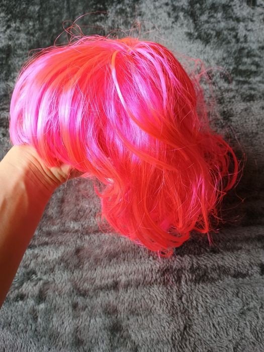 Peruka neonowa Boland