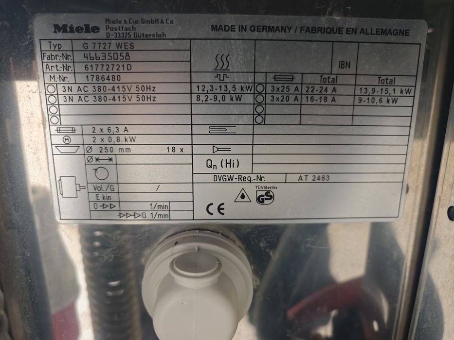 Посудомийна машина купольна Miele G7727