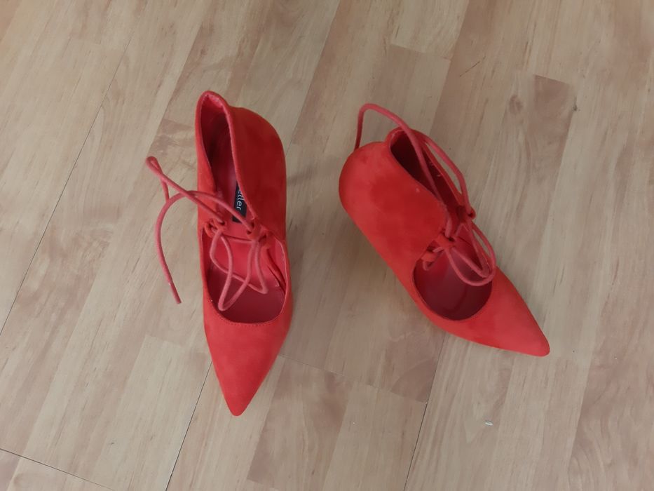 Buty rozmiar 37.