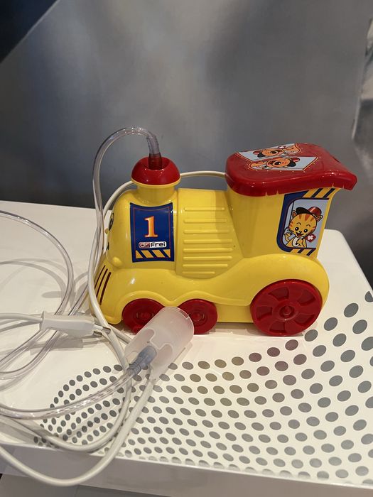 Компрессорный небулайзер модель Turbo Train Dr.Frei в виде паровозика