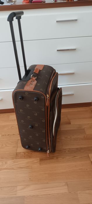 VENDO. Mala em pele de Pierre Cardin