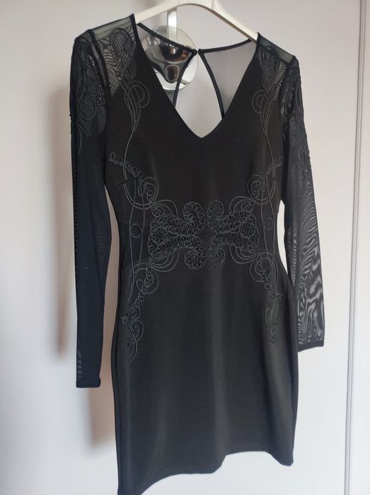 Sukienka mała czarna marki Guess r. S długi rękaw
