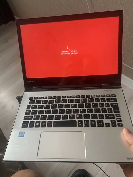 TOSSHIBA satellite radius 12 p20w-c-106