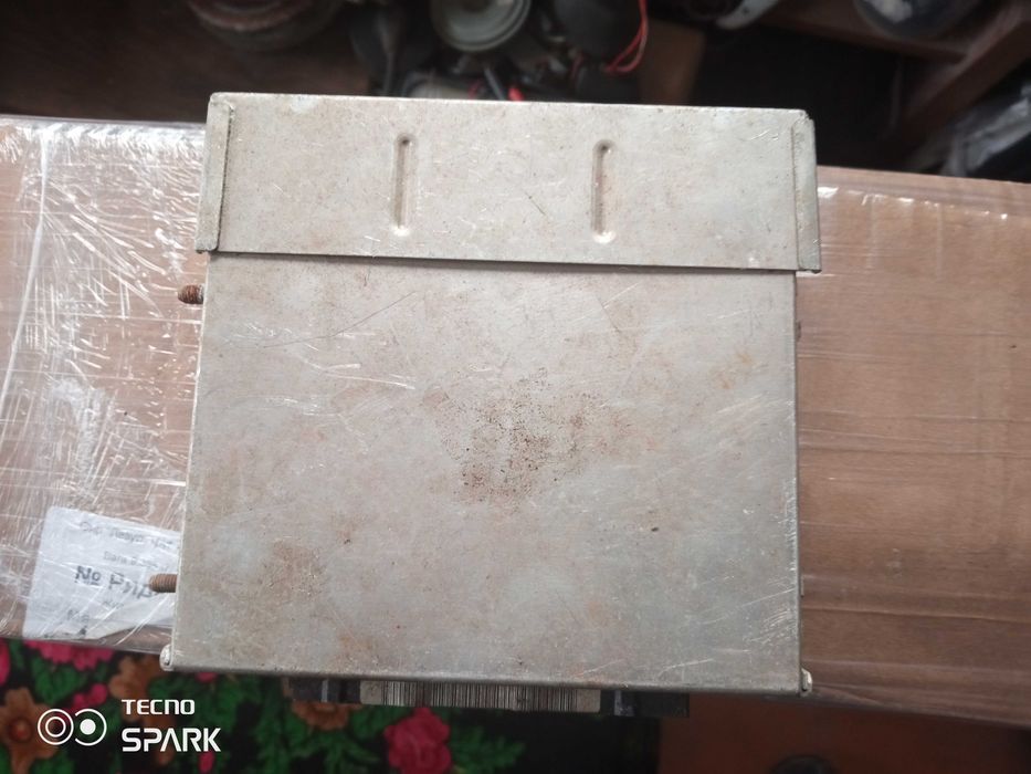 Опель Аскона блок управления двигателем.