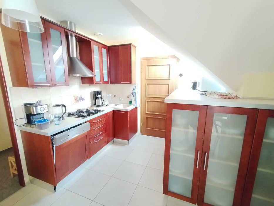 Apartament  5 pokoi, do 12 osób, 140m2,  6 km do dworca PKP we Wrocławiu