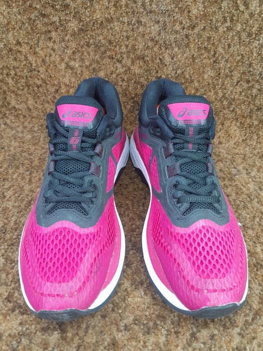 Жіночі бігові кросівки Asics Gel 40 розмір.