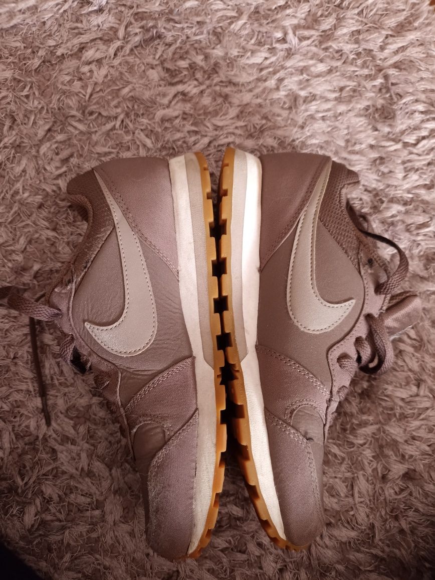 Sapatilhas nike best sale cor de rosa