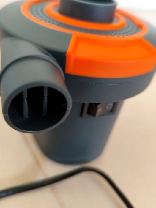 Bomba elétrica para encher colchões insufláveis