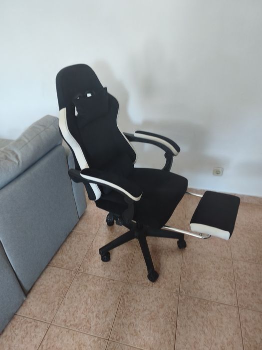 Cadeira gaming com apoio pés