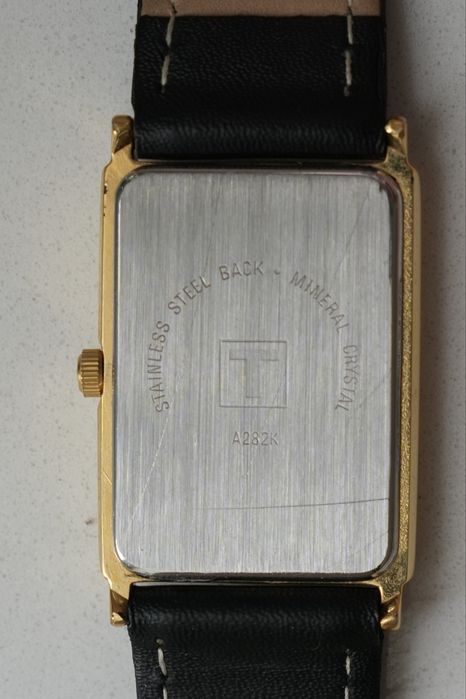 Zegarek Tissot A282K Retro Stylowy Złoty Szwajcarski Elegancki Antyk