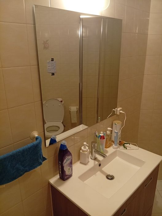 Quarto pra arrendar.