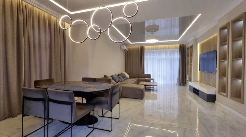 Оренда будинку під Києвом 227м² біля річки: басейн, сауна, генератор, сосновий ліс, закрита територія район Новосілки