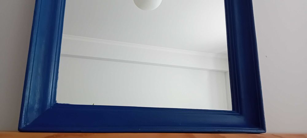 Espelho com Moldura em Madeira pintada de Azul 72 x 56 cm!