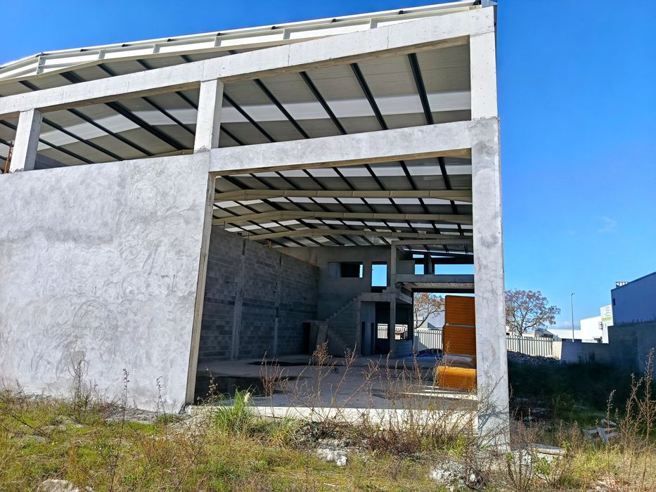 Fantástico Armazém Industrial na zona industrial do Casal do Marco