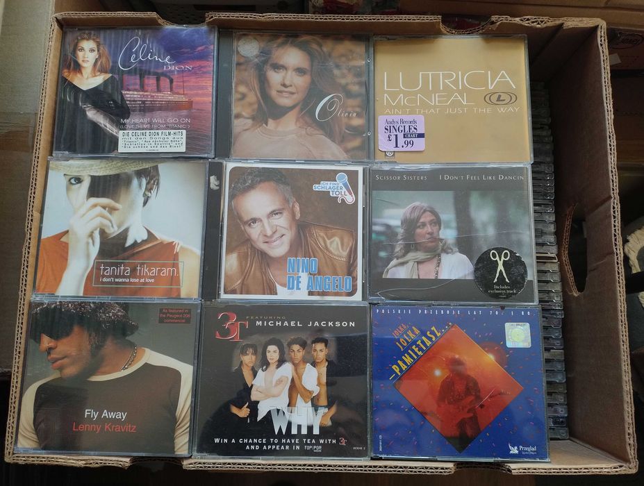 Płyty CD 6 kartonów 1100 sztuk