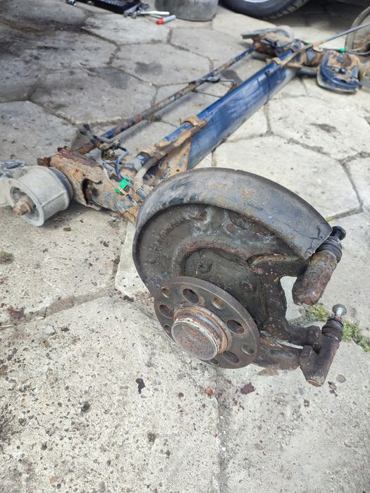 VW passat B5 fl sedan belka zawieszenia tył tylna TDI  2.8 awx avf 1.8t