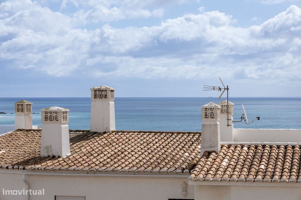 Renovado Apartamento T2 Duplex Com Vista Mar Para Venda Na Praia Da Lu