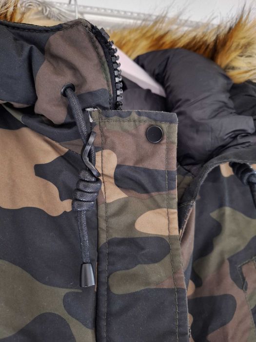 Куртка жіноча Bershka р.S 44-46