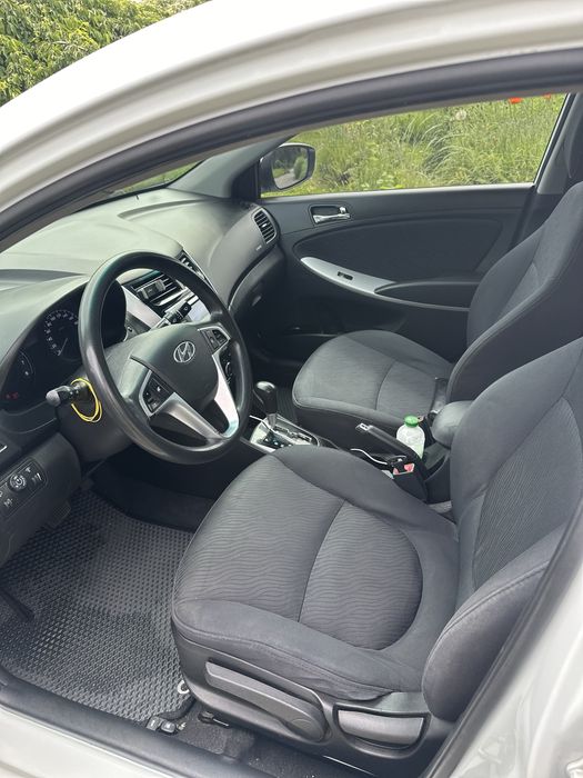 Hyundai Accent 2012