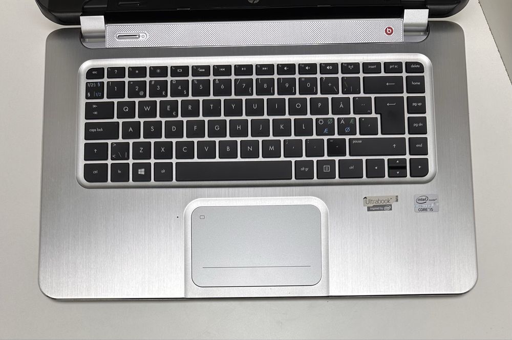 Hp TouchSmart 15.6" сенсорний FullHD 8/128GB SDD/ i5-3317u