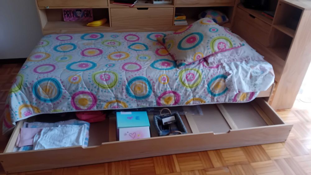 VENDO Conjunto Cama+Nichos+Arrumação + Colchão 90 X 190