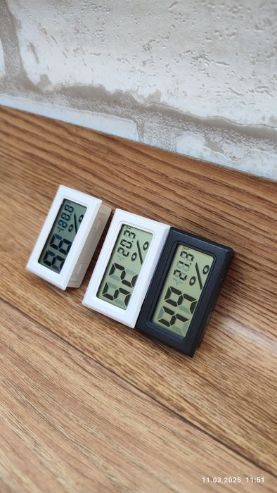 Цифровий термометр, гігрометр (вологомір).