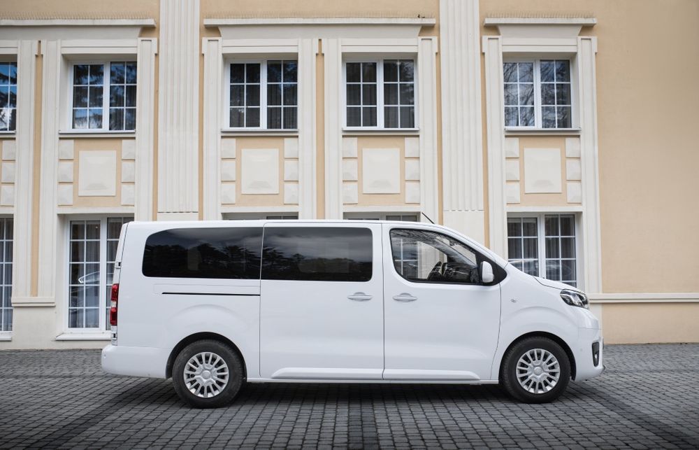 Przewóz osób, bus z kierowcą, transport osób busem 9-osobowym