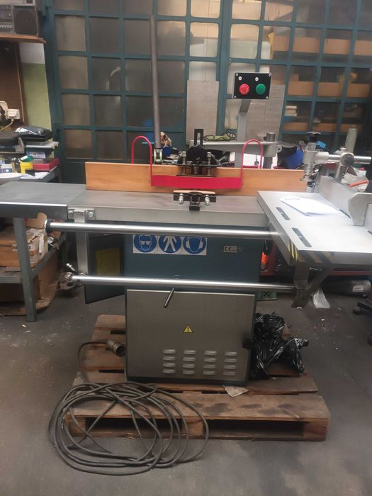 Frezarka dolnowrzecionowa nowa, powystawowa