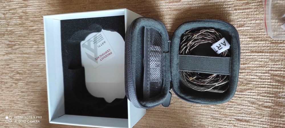 Навушники Artti R2