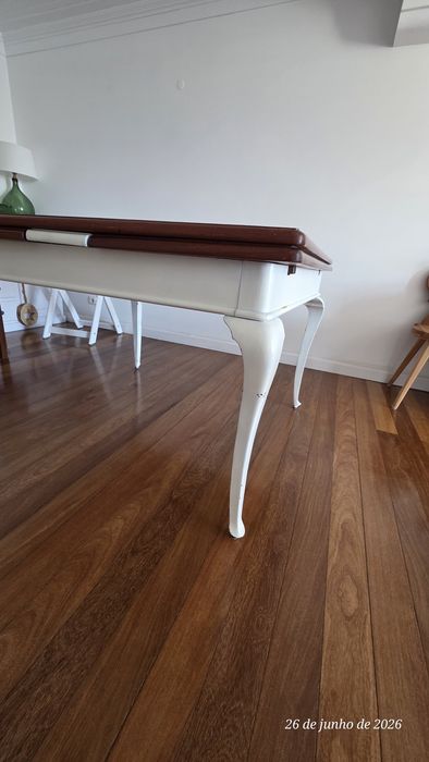 Mesa de Madeira Maciça