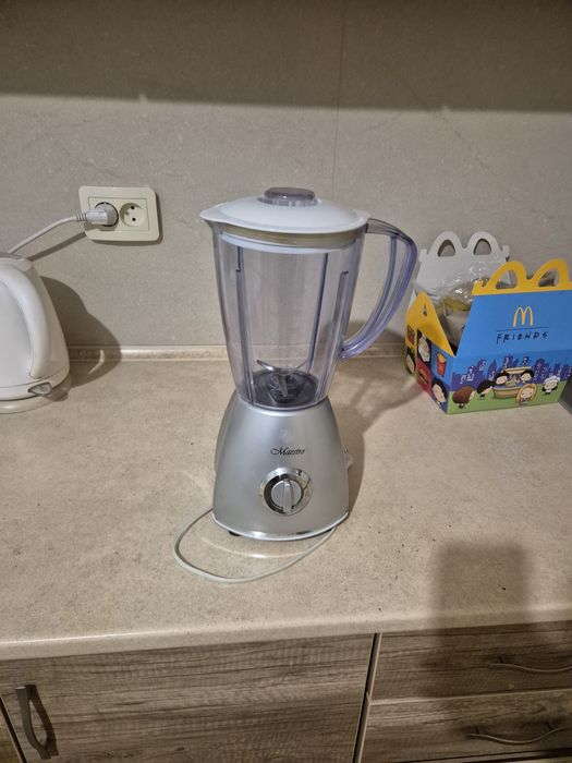 Блендер Maestro.