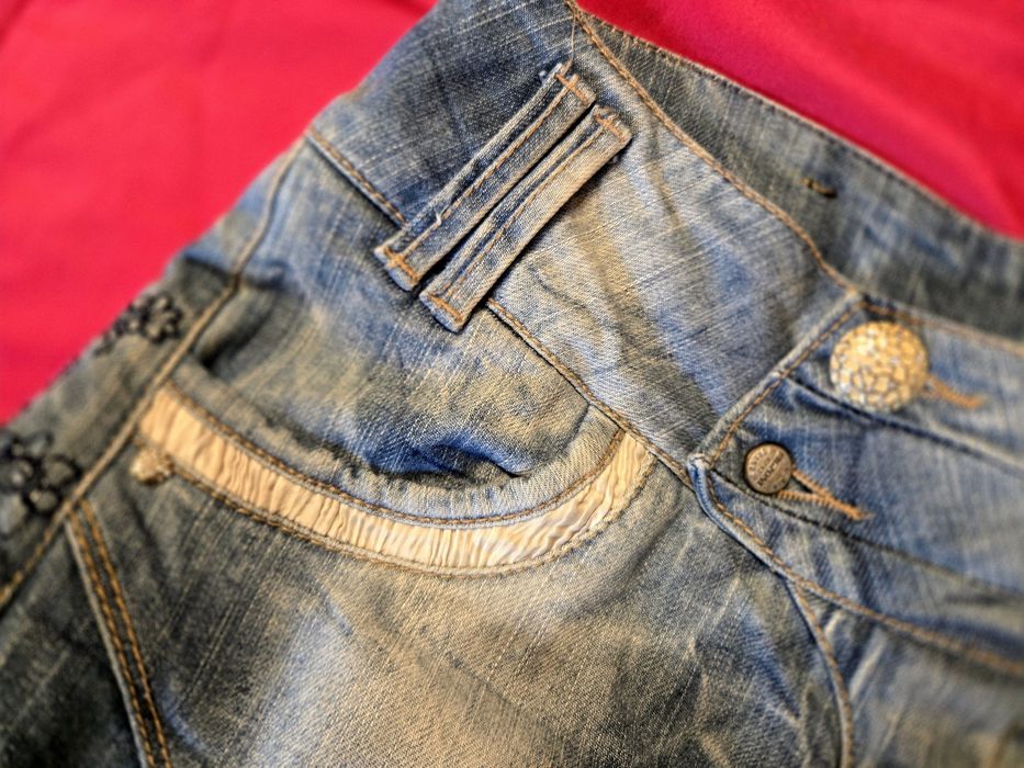 Calças personalizadas em ganga