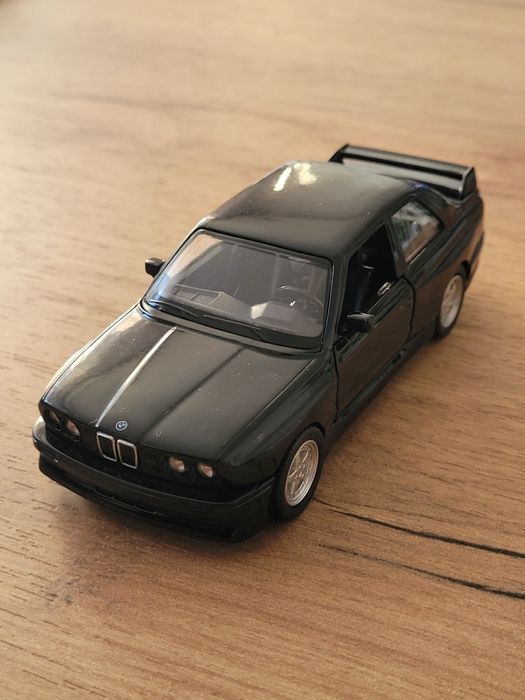 BMW M3 e30 NOWY ! metalowy model autko zabawka prezent skala 1:36 ...