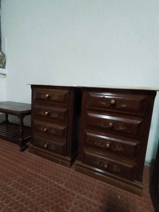 Mesa de centro de sala e 2 mesas de cabeceira