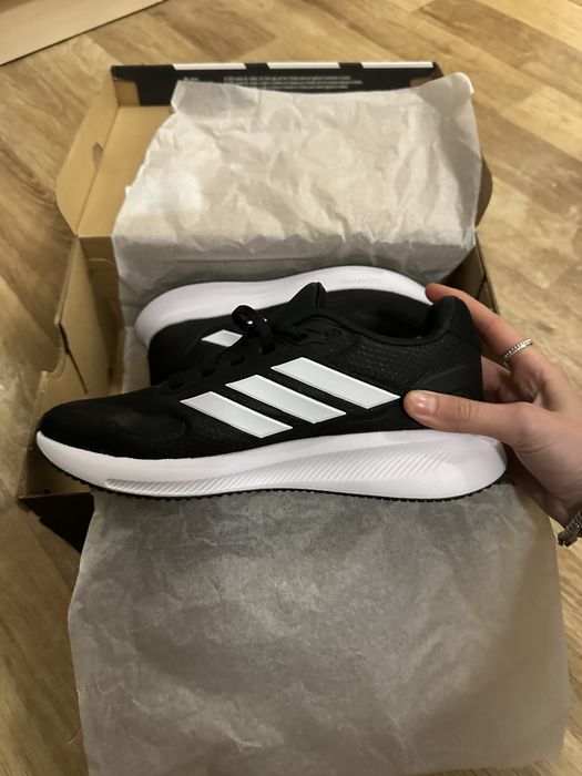 Кросівки адідас дуже зручні