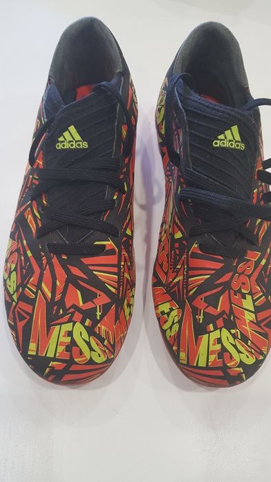 Chuteira adidas messi 37 1/2 Como novo