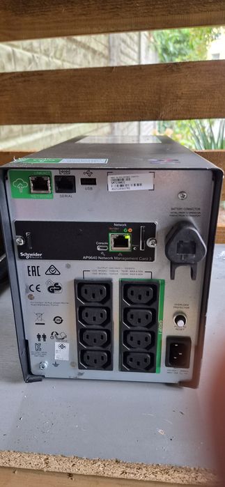 Zasilacz awaryjny APC Smart-UPS C 1500 sinus