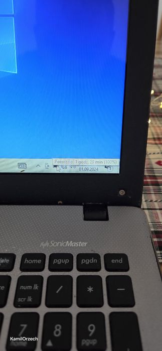Laptop ASUS SonicMaster (R556L / X550 Series) – 8GB RAM / i5
​Na sprz