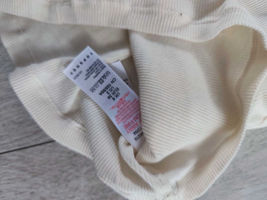 prazkowany crop top na ramiaczkach 32-34