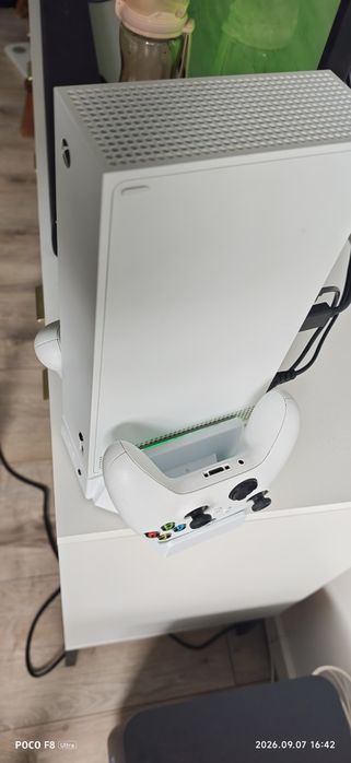 Xbox series S 2x Pad Stacja