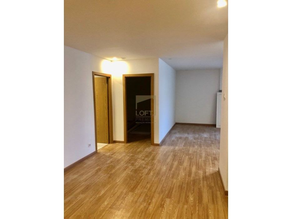 Apartamento T1+1 remodelado em Guimarães