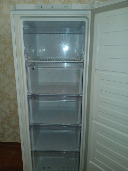 Морозильна  камера beko