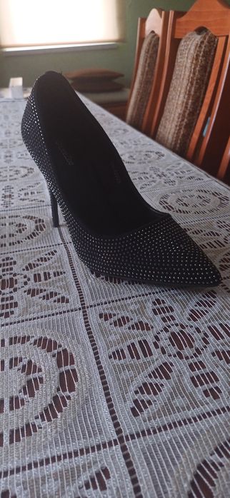 Buty na obcasie.