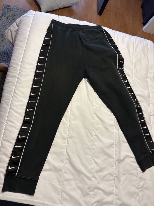 Calças Nike pretas